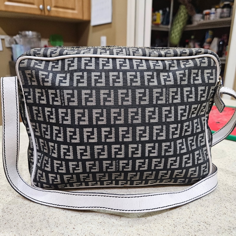 FENDI, RARE FENDI Handbag, VINTAGE Fendi, Fendi Mama Zucca, Rare White Leather! - Picture 3 of 8